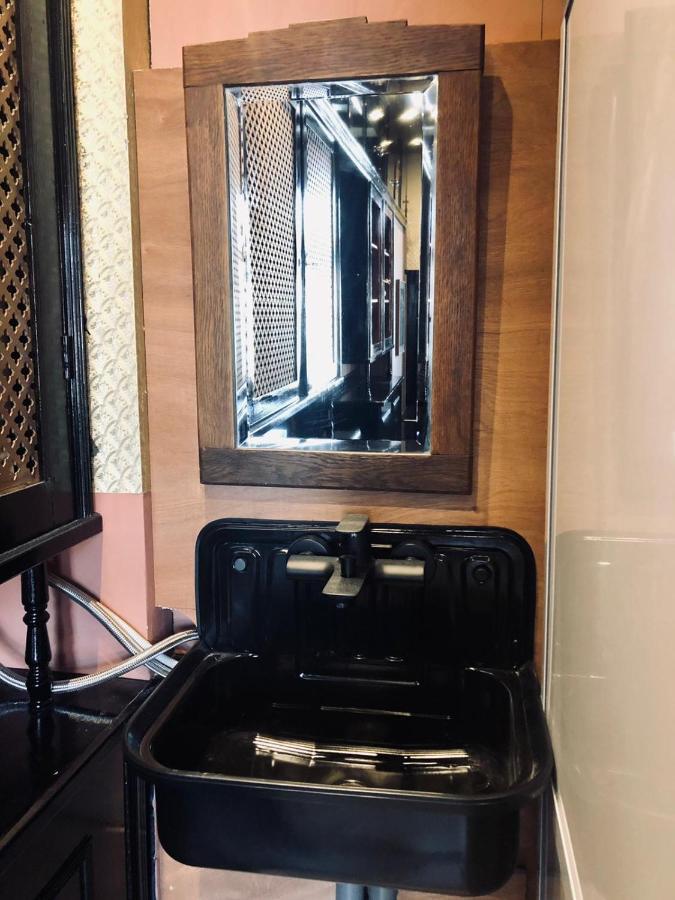 弗利辛恩 Slapen Bij Cafe De Concurrent酒店 外观 照片