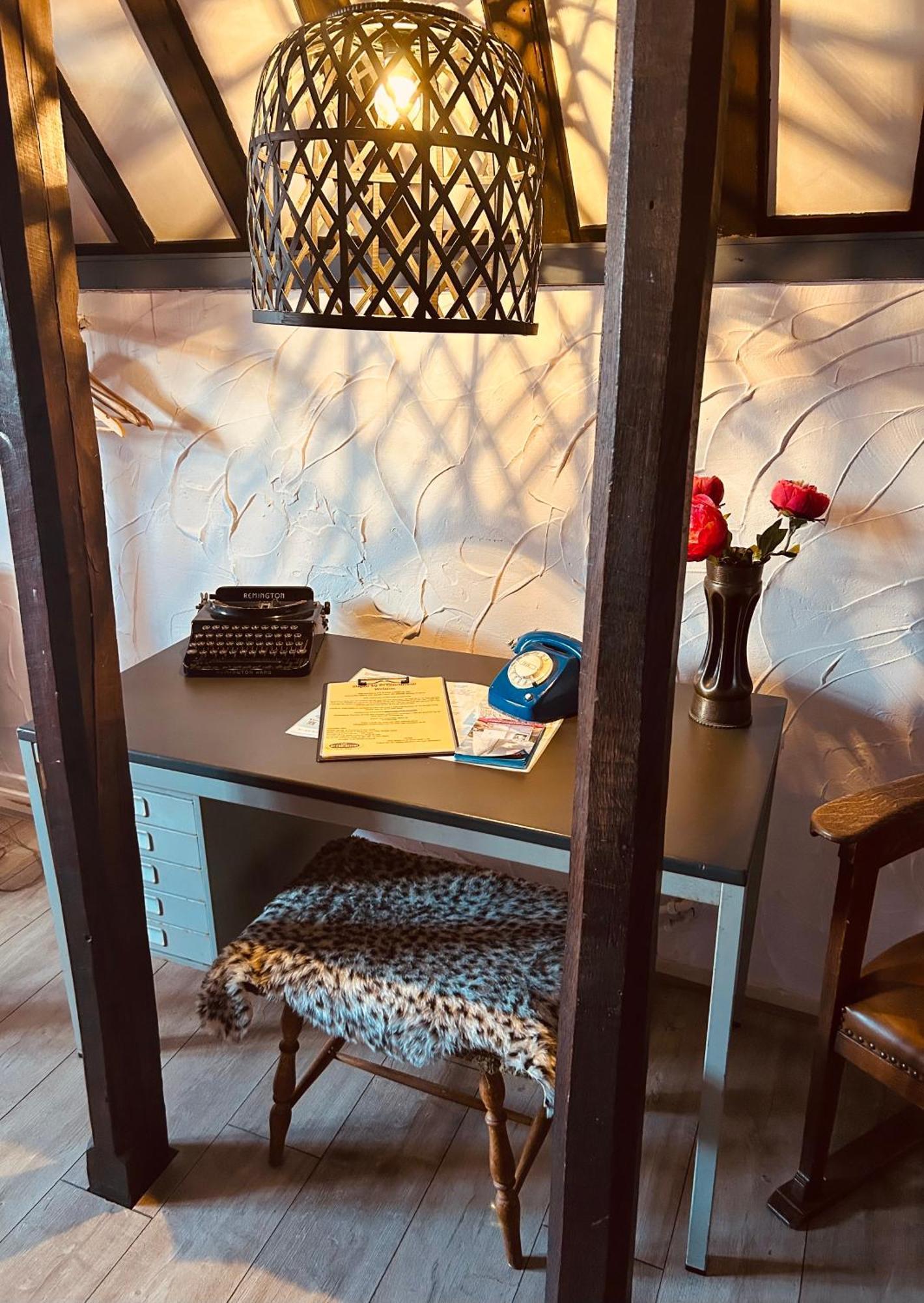 弗利辛恩 Slapen Bij Cafe De Concurrent酒店 外观 照片