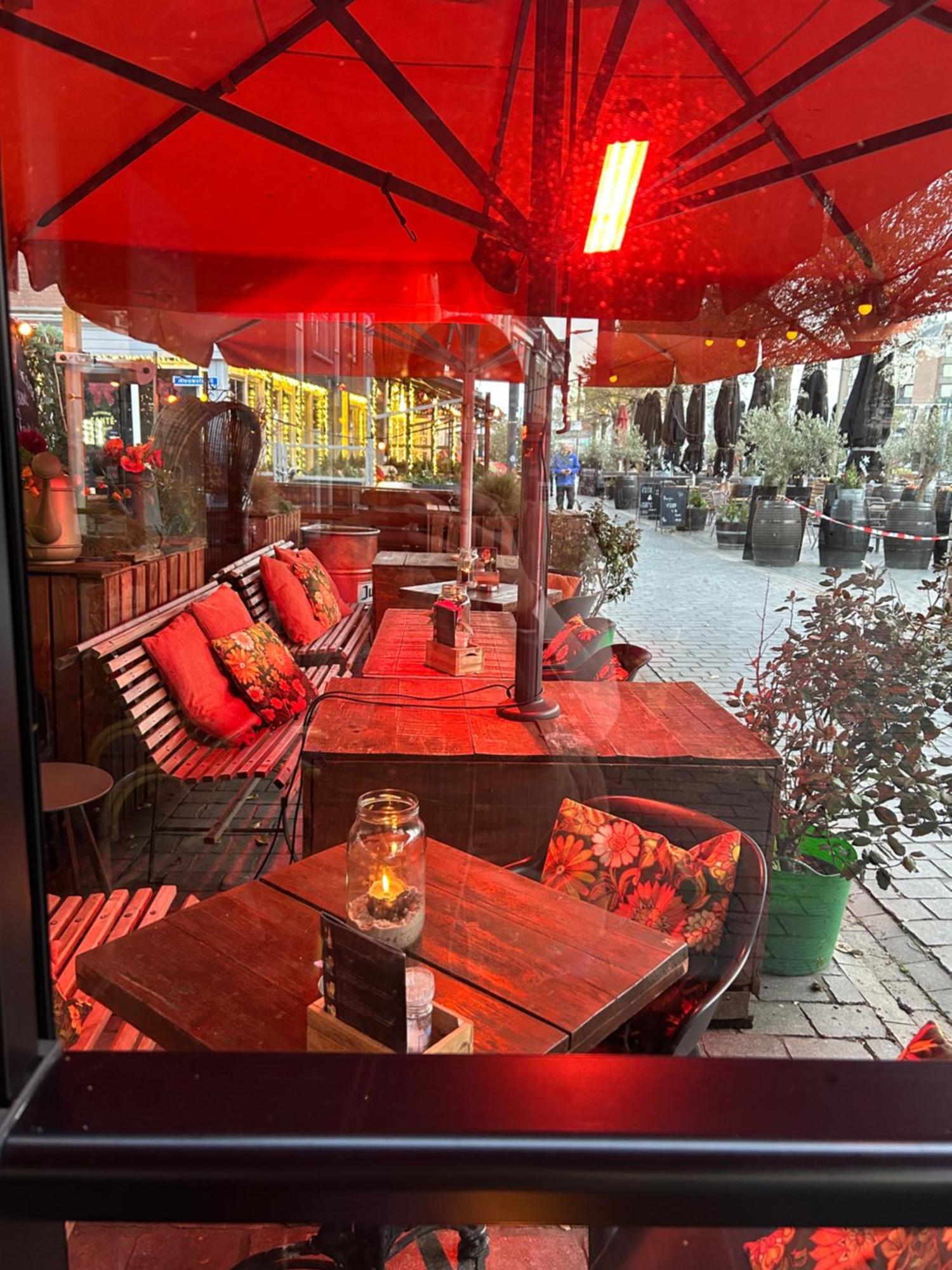 弗利辛恩 Slapen Bij Cafe De Concurrent酒店 外观 照片